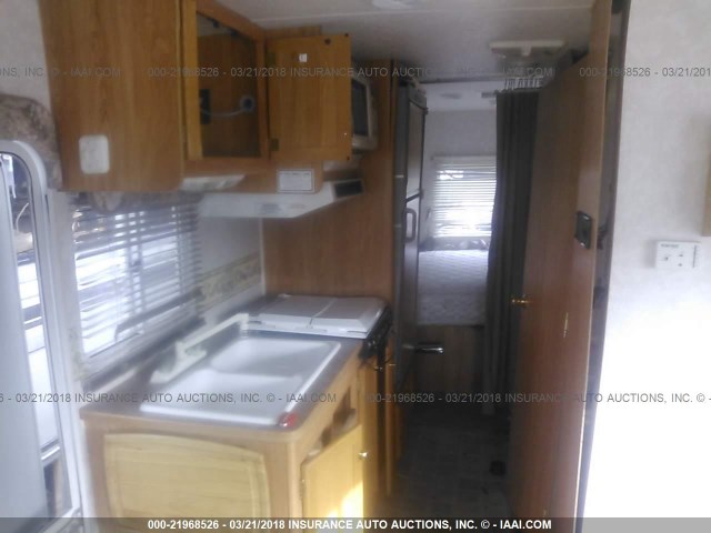 5B4JP57G913333416 - 2002 WORKHORSE CUSTOM CHASSIS MOTORHOME CHASSIS P3500 Unknown photo 8