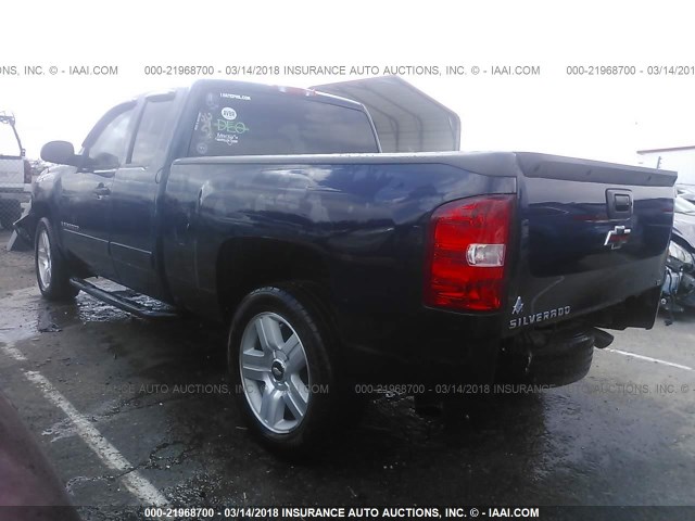 2GCEC19C981278458 - 2008 CHEVROLET SILVERADO C1500 BLUE photo 3