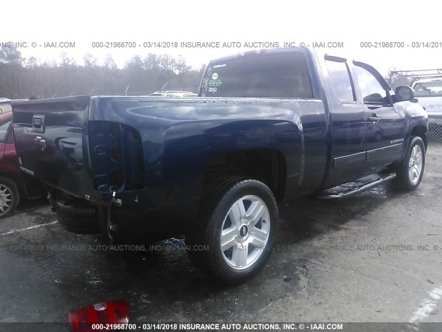 2GCEC19C981278458 - 2008 CHEVROLET SILVERADO C1500 BLUE photo 4