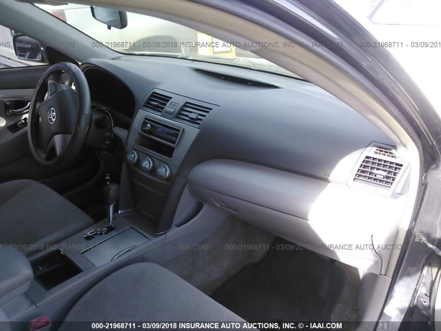JTNBE46K773072392 - 2007 TOYOTA CAMRY NEW GENERAT CE/LE/XLE/SE GRAY photo 5