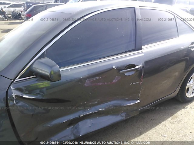 JTNBE46K773072392 - 2007 TOYOTA CAMRY NEW GENERAT CE/LE/XLE/SE GRAY photo 6