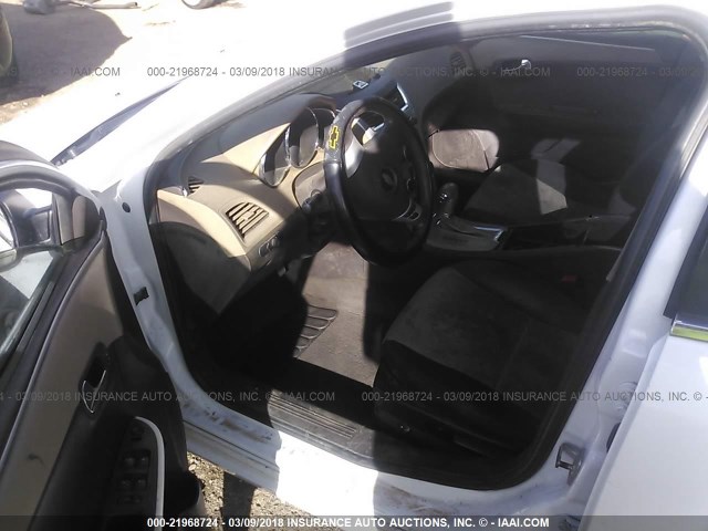 1G1ZA5E04AF314543 - 2010 CHEVROLET MALIBU LS თეთრი ფოტო 5