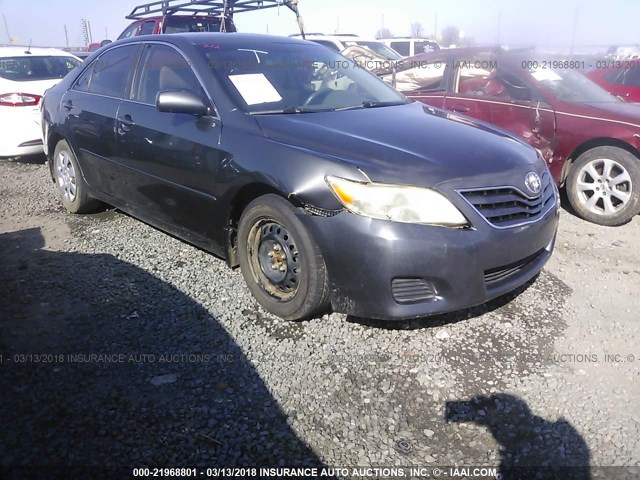 4T4BF3EK2AR068511 - 2010 TOYOTA CAMRY SE/LE/XLE GRAY photo 1