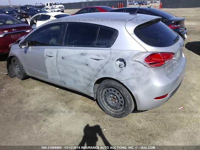 KNAFK5A85G5587036 - 2016 KIA FORTE LX SILVER photo 3