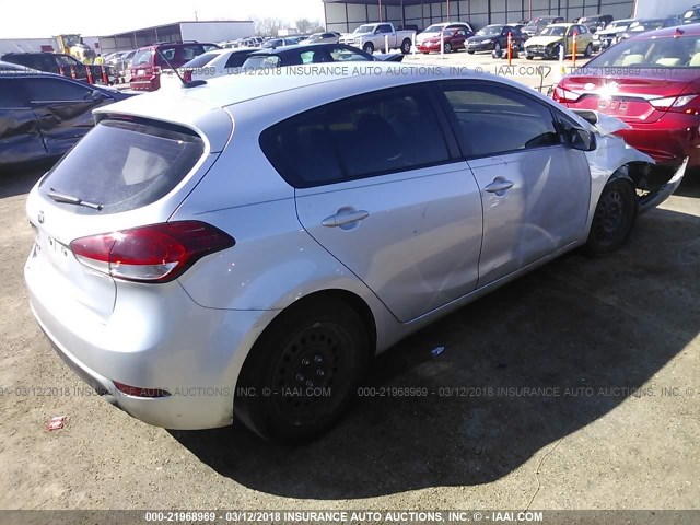 KNAFK5A85G5587036 - 2016 KIA FORTE LX SILVER photo 4