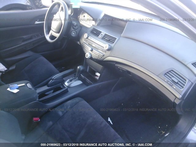 1HGCP2F47AA029930 - 2010 HONDA ACCORD LXP GRAY photo 5