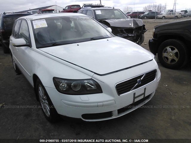 YV1MW382252071276 - 2005 VOLVO V50 2.4I WHITE photo 1