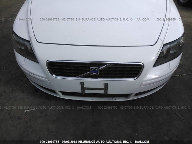 YV1MW382252071276 - 2005 VOLVO V50 2.4I WHITE photo 6