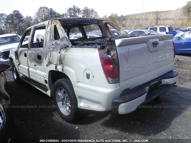 3GNEC12Z25G205568 - 2005 CHEVROLET AVALANCHE C1500 WHITE photo 3