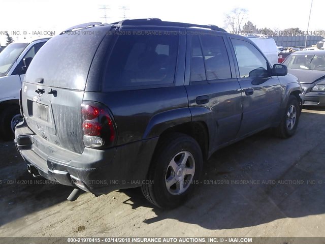 1GNDT13S452265485 - 2005 CHEVROLET TRAILBLAZER LS/LT GRAY photo 4