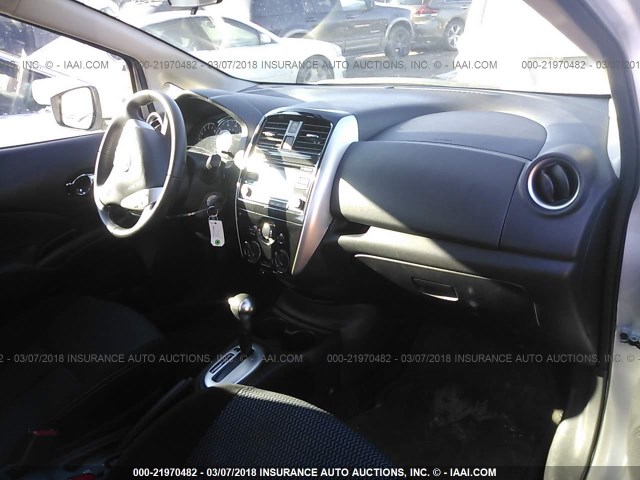 3N1CE2CP3GL389302 - 2016 NISSAN VERSA NOTE S/S PLUS/SV/SL/SR SILVER photo 5