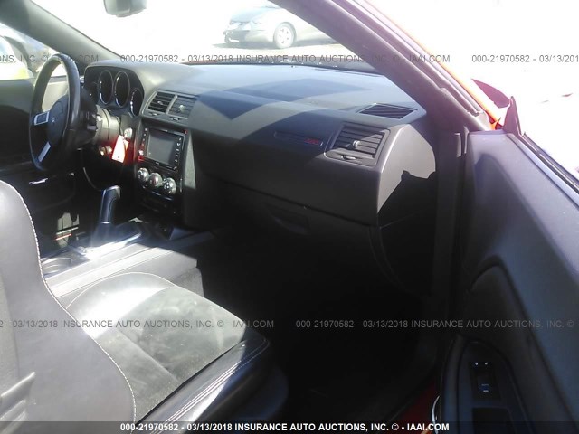 2B3CJ7DW5AH122577 - 2010 DODGE CHALLENGER SRT-8 红色 照片 5