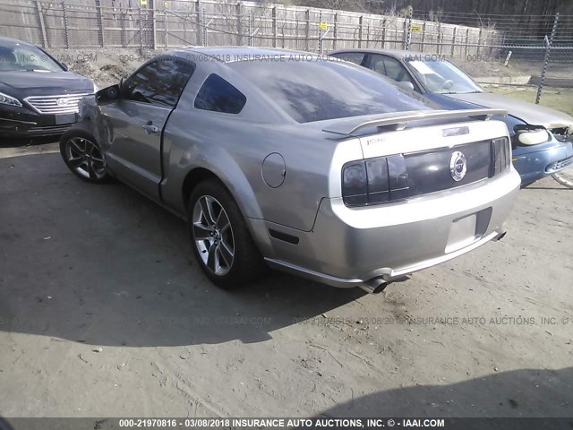 1ZVHT82H385138395 - 2008 FORD MUSTANG GT GRAY photo 3
