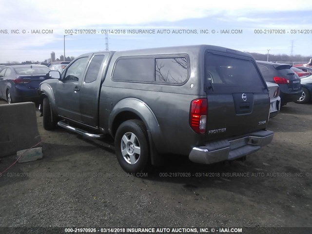 1N6AD06W85C459722 - 2005 NISSAN FRONTIER KING CAB LE/SE/OFF ROAD GRAY photo 3