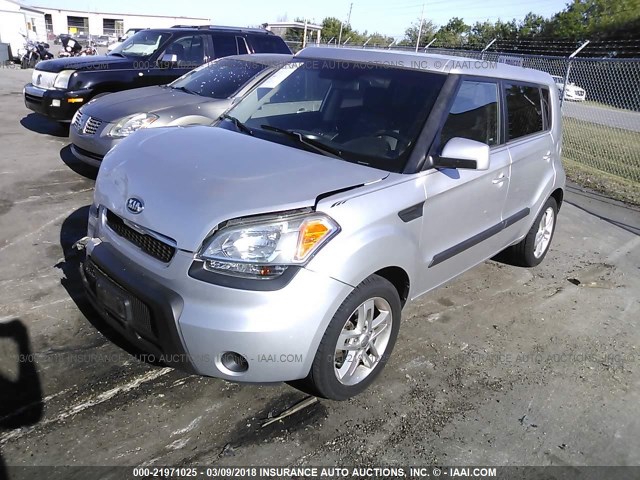 KNDJT2A26B7277883 - 2011 KIA SOUL +/!/SPORT SILVER photo 2