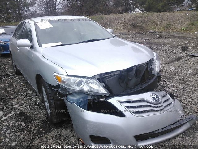 4T4BF3EK7BR140417 - 2011 TOYOTA CAMRY SE/LE/XLE SILVER photo 1