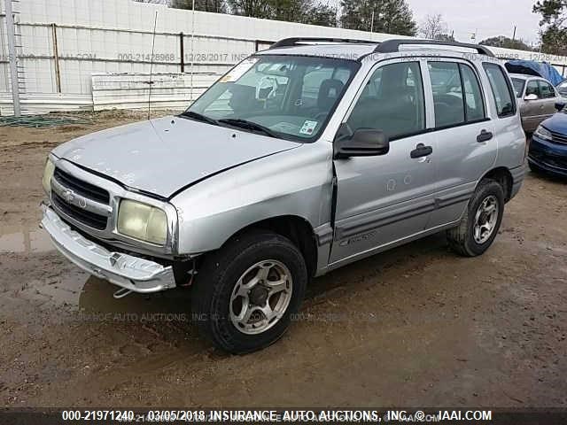 2CNBE134246914550 - 2004 CHEVROLET TRACKER SILVER photo 2