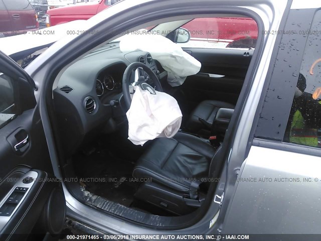 1C4NJDEB6HD177502 - 2017 JEEP COMPASS LATITUDE 银色 照片 5