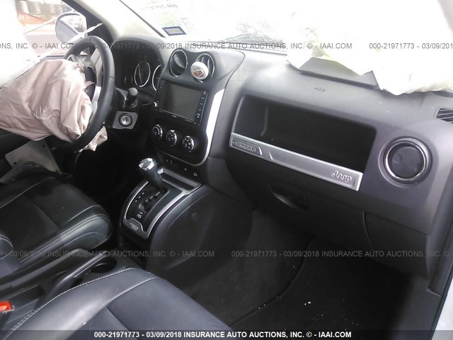 1C4NJCEA7GD700106 - 2016 JEEP COMPASS LATITUDE 白色 照片 5