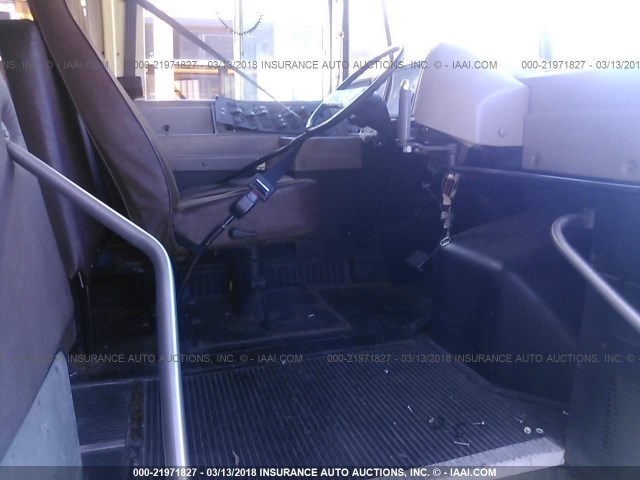 4DRBRAAP54B961652 - 2004 IC CORPORATION 3000 黄色 照片 5