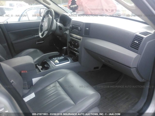 1J4GR48K26C202356 - 2006 JEEP GRAND CHEROKEE LAREDO/COLUMBIA/FREEDOM 银色 照片 5
