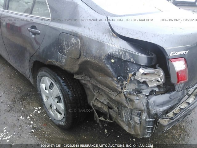 4T4BE46K99R073627 - 2009 TOYOTA CAMRY SE/LE/XLE GRAY photo 6