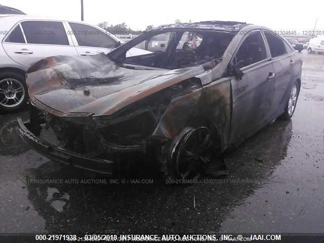5NPEC4AC1DH539216 - 2013 HYUNDAI SONATA SE/LIMITED 灰色 照片 2