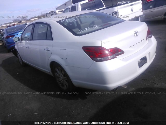 4T1BK36B68U259251 - 2008 TOYOTA AVALON XL/XLS/TOURING/LIMITED WHITE photo 3