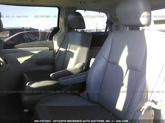 2V4RW3DG6BR622311 - 2011 VOLKSWAGEN ROUTAN SE SILVER photo 8