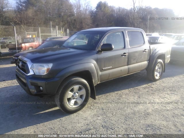 3TMLU4EN6DM105237 - 2013 TOYOTA TACOMA DOUBLE CAB GRAY photo 2