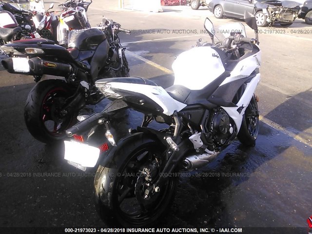 JKAEXEJ17HDA01105 - 2017 KAWASAKI EX650 J თეთრი ფოტო 4