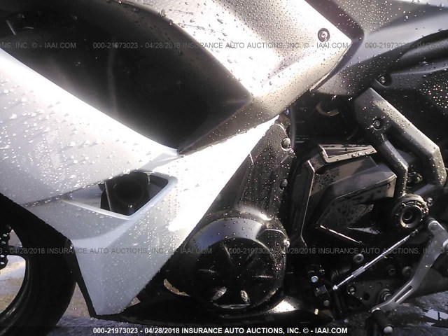 JKAEXEJ17HDA01105 - 2017 KAWASAKI EX650 J თეთრი ფოტო 9