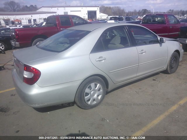 4T1BE32K42U048666 - 2002 TOYOTA CAMRY LE/XLE/SE ვერცხლისფერი ფოტო 4