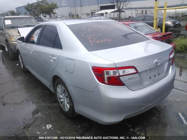 4T4BF1FK4CR170379 - 2012 TOYOTA CAMRY SE/LE/XLE SILVER photo 3
