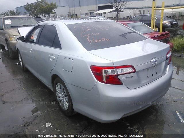 4T4BF1FK4CR170379 - 2012 TOYOTA CAMRY SE/LE/XLE 银色 照片 3