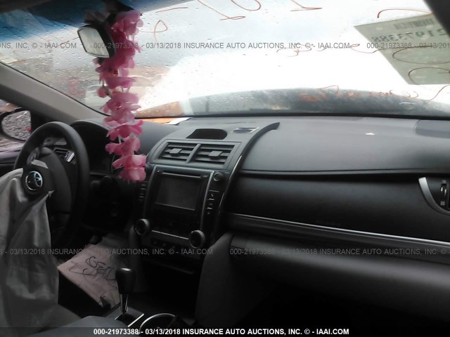 4T4BF1FK4CR170379 - 2012 TOYOTA CAMRY SE/LE/XLE 银色 照片 5