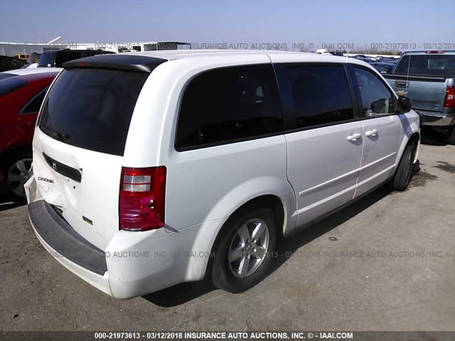 2D4RN4DE9AR228370 - 2010 DODGE GRAND CARAVAN SE SILVER photo 4