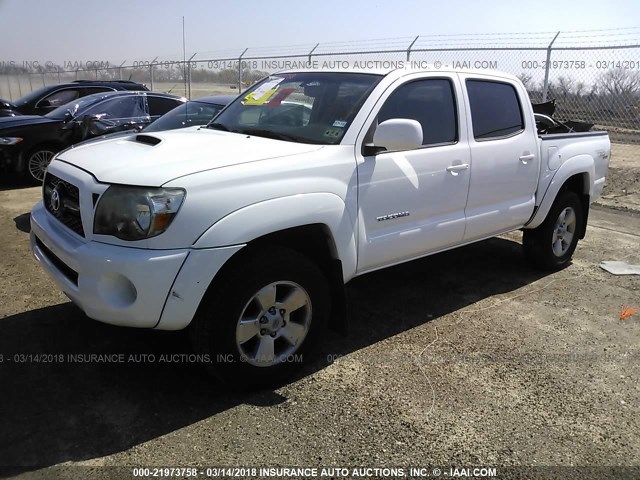 3TMJU4GNXBM124150 - 2011 TOYOTA TACOMA DOUBLE CAB PRERUNNER WHITE photo 2