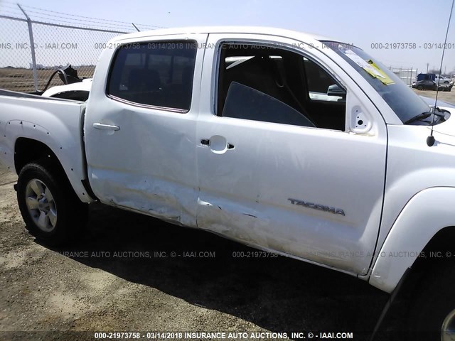 3TMJU4GNXBM124150 - 2011 TOYOTA TACOMA DOUBLE CAB PRERUNNER WHITE photo 6