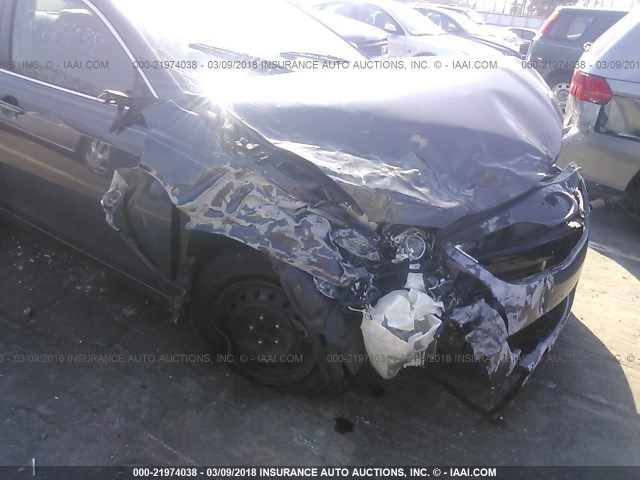 4T1BF3EK3BU207170 - 2011 TOYOTA CAMRY SE/LE/XLE GRAY photo 6