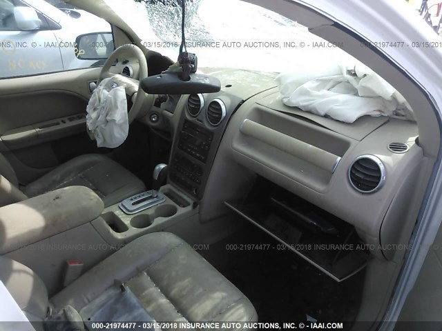 1FMZK02196GA44369 - 2006 FORD FREESTYLE SEL WHITE photo 5