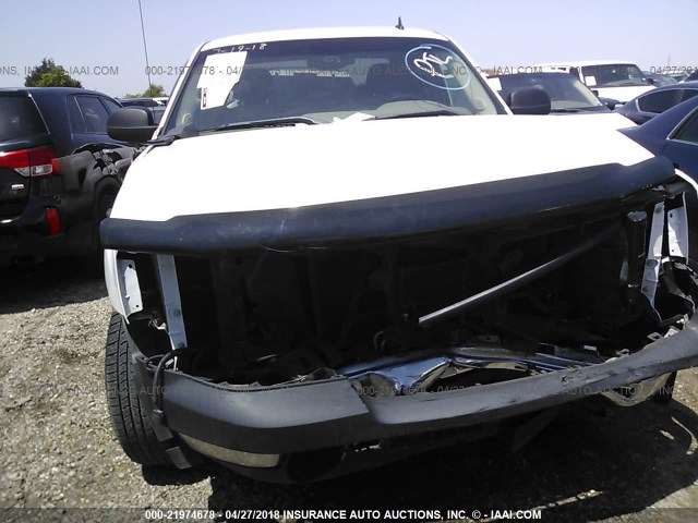 1GTEC19J39E138484 - 2009 GMC SIERRA C1500 WHITE photo 6