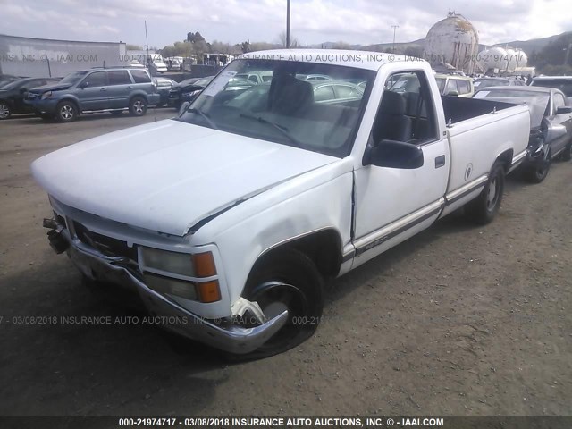 1GTEC14M1WZ528425 - 1998 GMC SIERRA C1500 WHITE photo 2