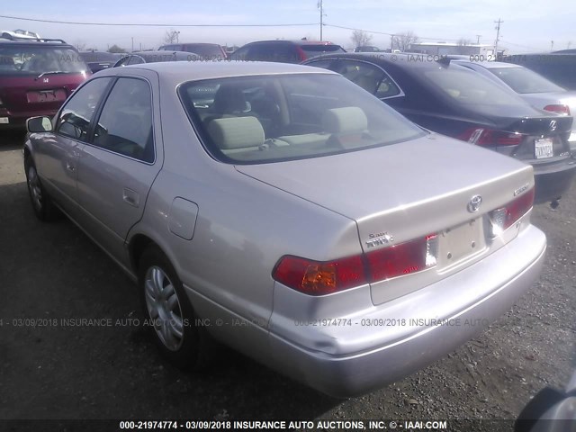 4T1BF22K91U123061 - 2001 TOYOTA CAMRY LE/XLE Braun Foto 3