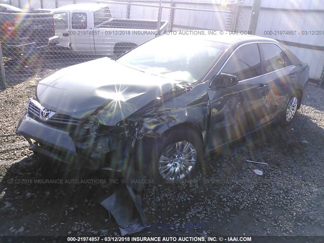 4T4BF1FK0CR260905 - 2012 TOYOTA CAMRY SE/LE/XLE GRAY photo 2