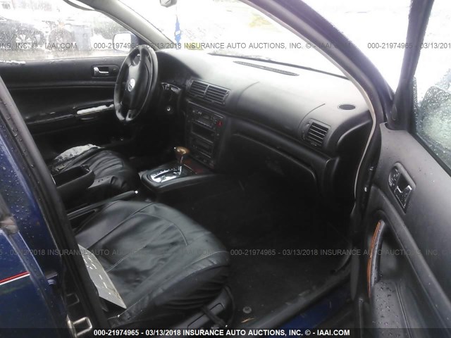WVWPD23B1YP298511 - 2000 VOLKSWAGEN PASSAT GLX 蓝色 照片 5