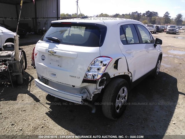 KL7CJKSB3FB098911 - 2015 CHEVROLET TRAX LS WHITE photo 4