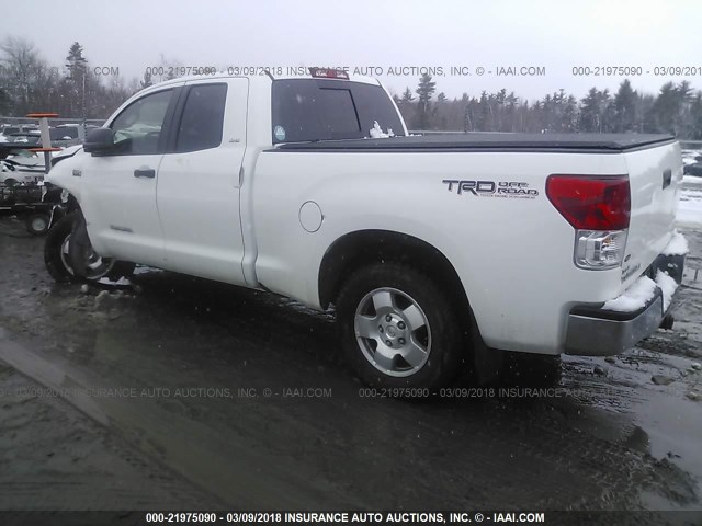 5TFUY5F12BX205711 - 2011 TOYOTA TUNDRA DOUBLE CAB SR5 WHITE photo 3