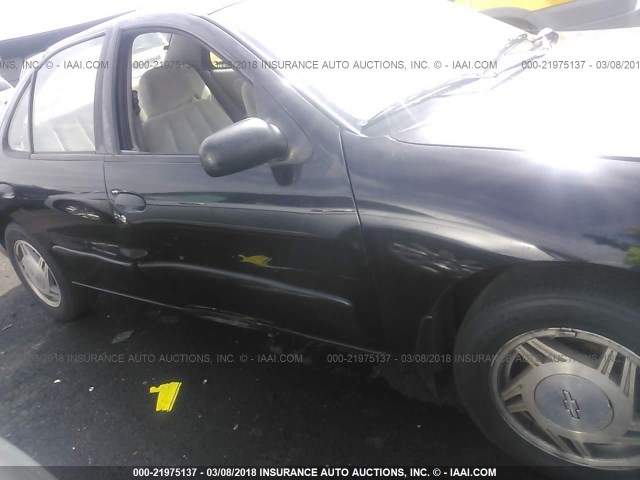 1G1JF52T4W7260448 - 1998 CHEVROLET CAVALIER LS BLACK photo 6