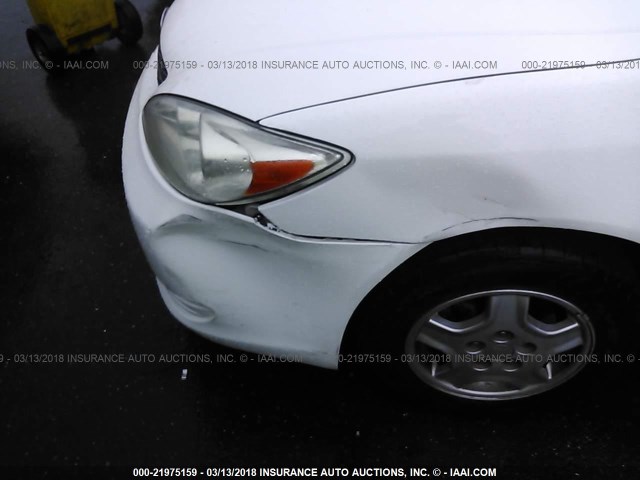 4T1BF32K92U020360 - 2002 TOYOTA CAMRY LE/XLE/SE WHITE photo 6